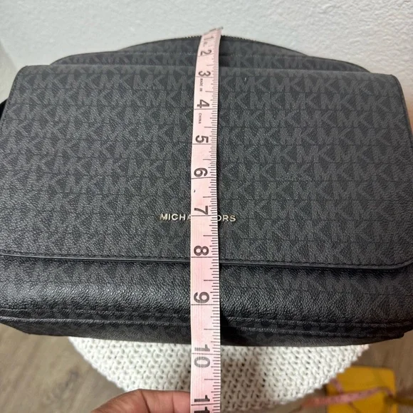 Michael kors Cooper Black Flat Camera Crossbody Bag - Picture 9 of 13